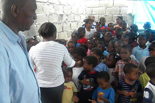 éducation des personnes abandonnées