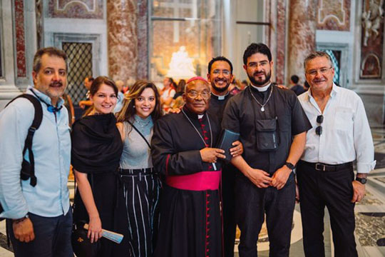 Monseigneur Kabongo et les candidats